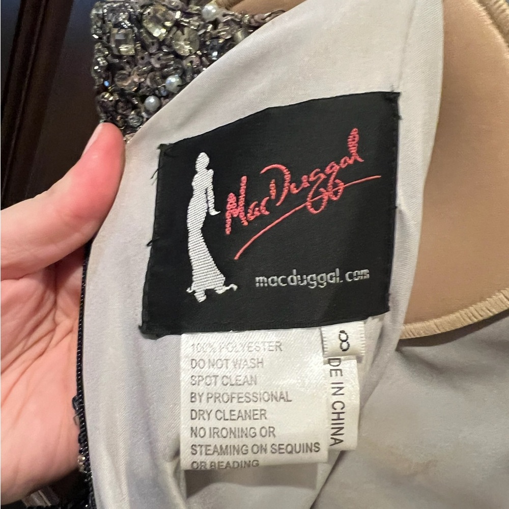 Mac Duggal Elegant Black Evening Gown - Picture 4 of 4